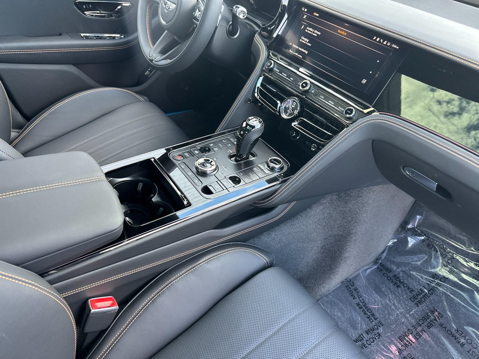 2025 Bentley Flying Spur Mulliner photo 2