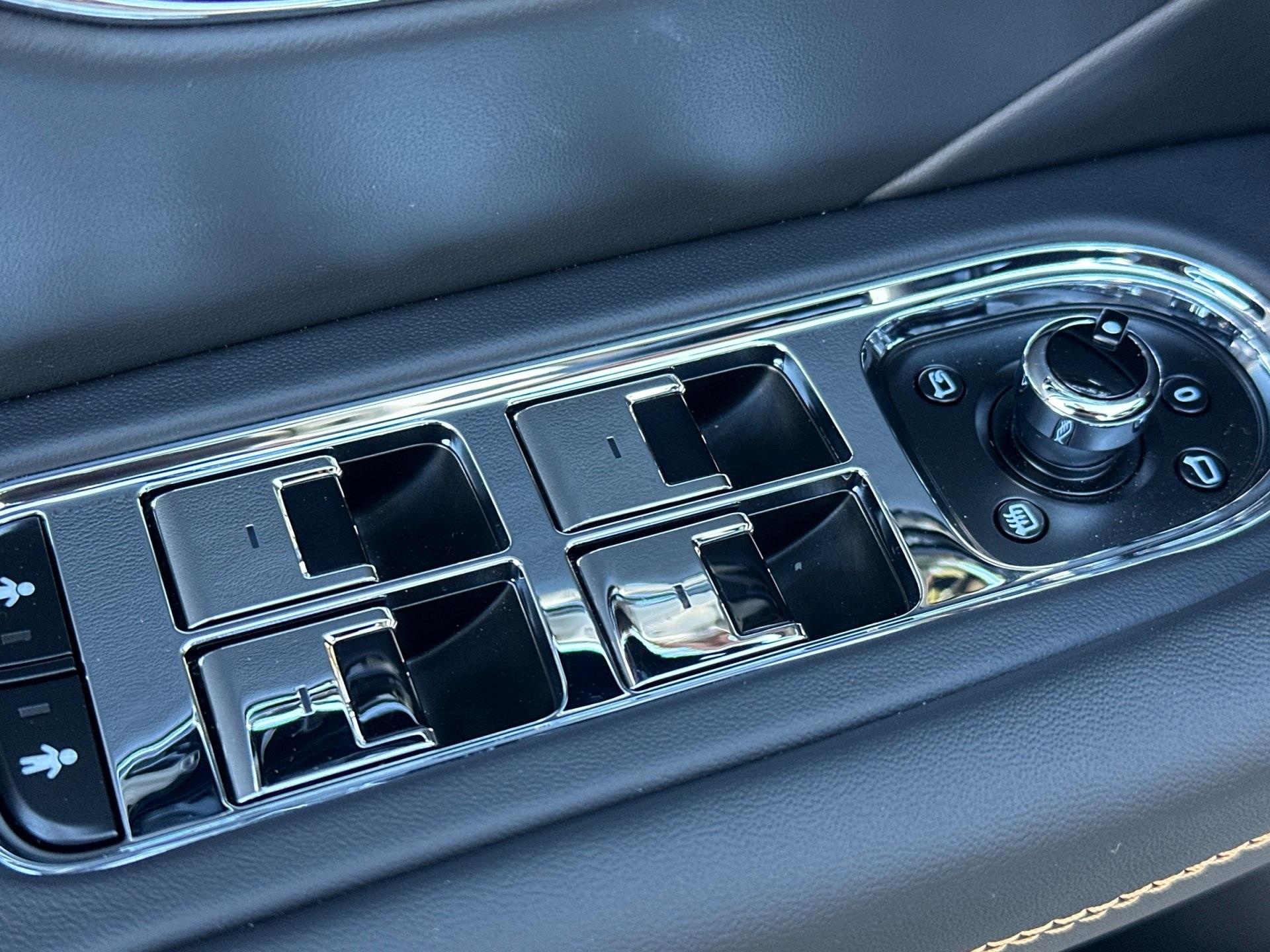 2026 Bentley Flying Spur - Photo 15