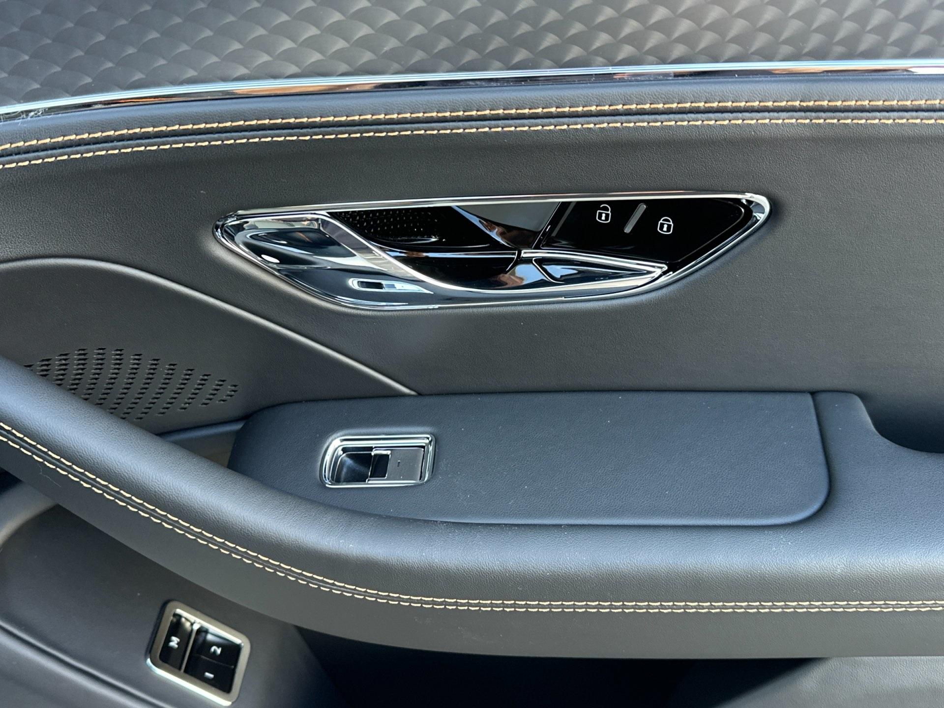 2026 Bentley Flying Spur - Photo 17