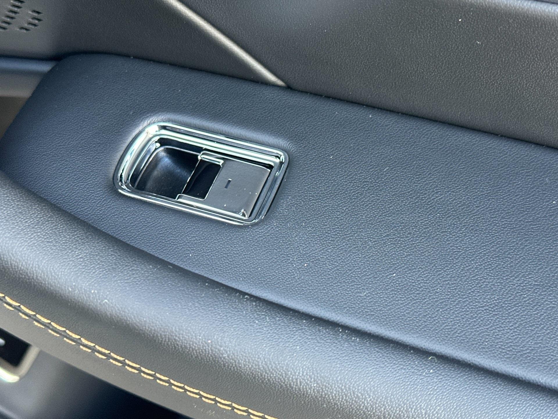 2026 Bentley Flying Spur - Photo 18