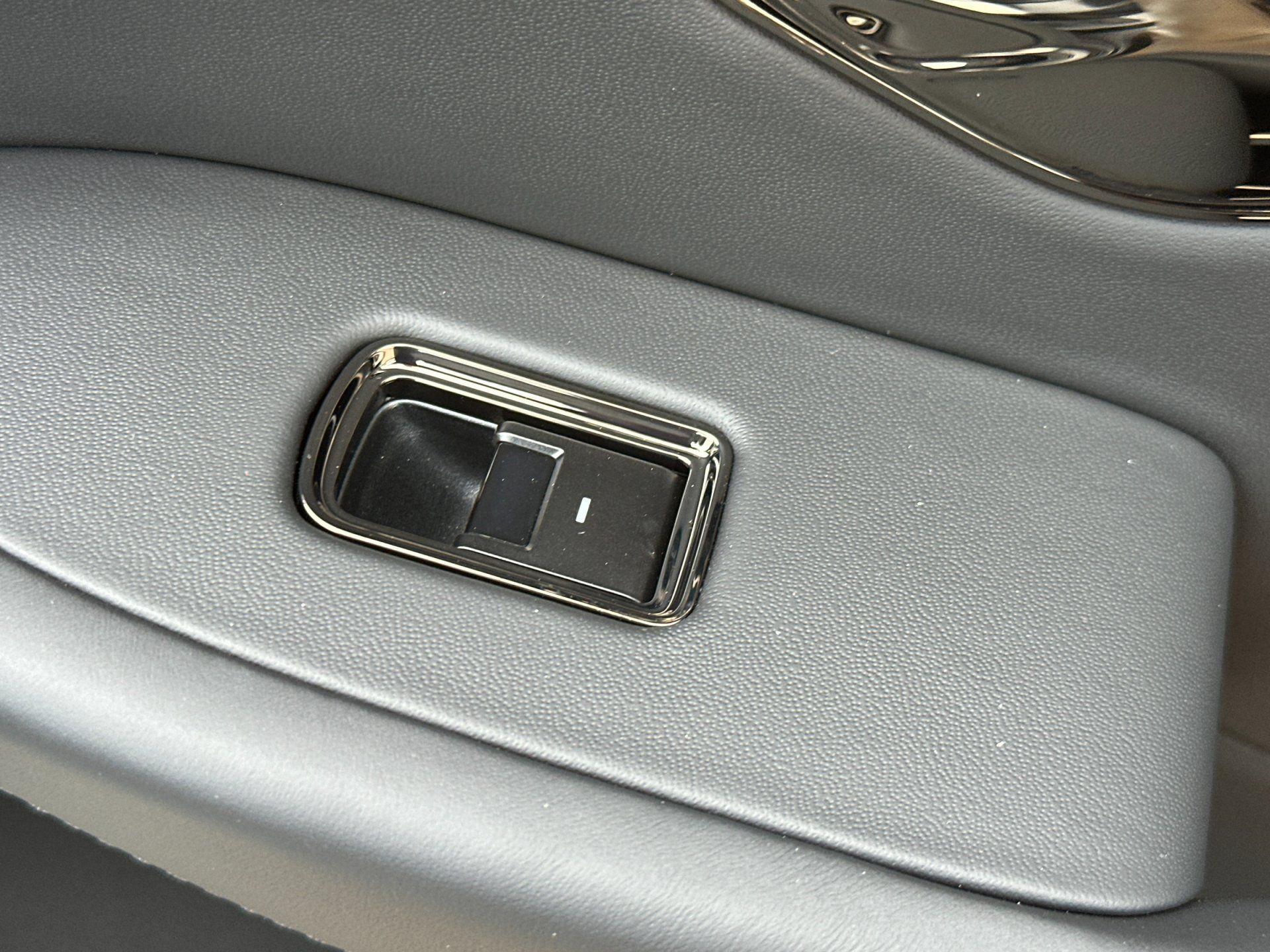 2026 Bentley Continental GTC Base - Photo 18